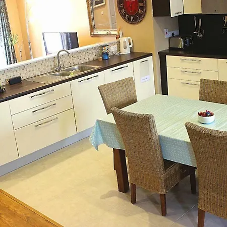 Lios Dubhaile * Cashel (Tipperary)